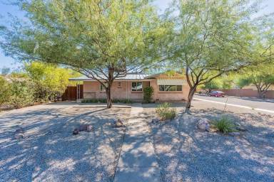 Main picture of 102 N Avenida Carolina