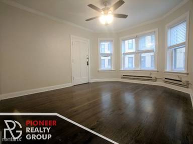 Main picture of 3815-23 N Greenview Ave