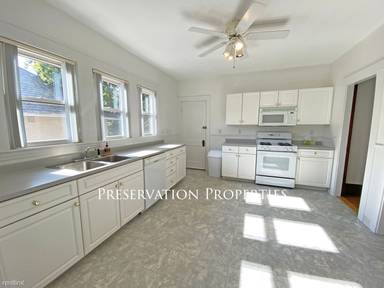 Main picture of 40 Playstead Rd