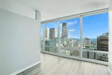 Main picture of 389 E Ohio St