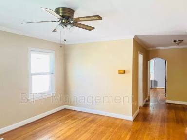 Main picture of 8505 Greenwood Ave