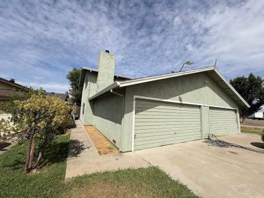 Main picture of 276 Camellia Way