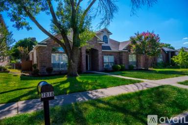 Main picture of 7018 Lo Chalmers Ln