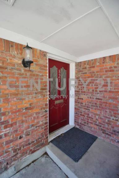 Main picture of 821 Rea Ave