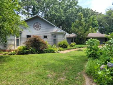 Main picture of 3824 Thalia Dr