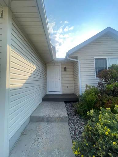 Main picture of 25 Stratford Dr