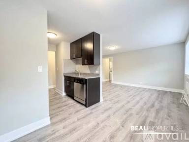 Main picture of 530 W Surf St