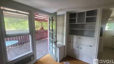 Main picture of 655 N Oakland Ave