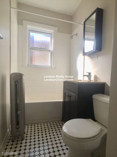 Main picture of 1441 W Lunt Ave