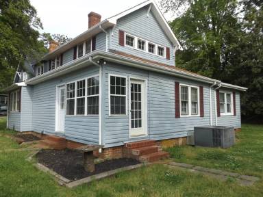 Main picture of 125 Spruce St