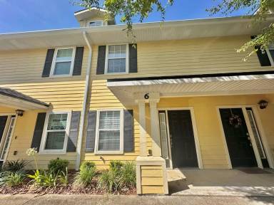 Main picture of 2926 SW 35th Pl