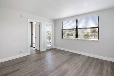 Main picture of 708 Executive Center Dr