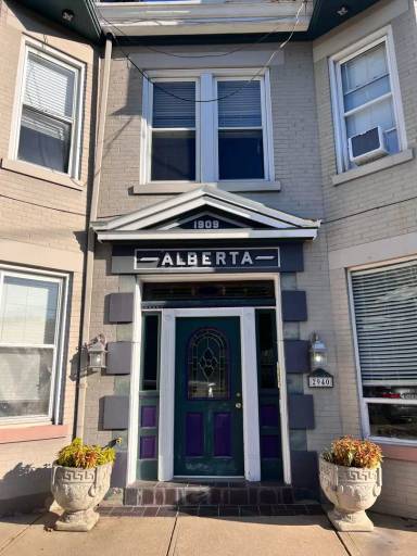 Main picture of 3661 Paxton Ave