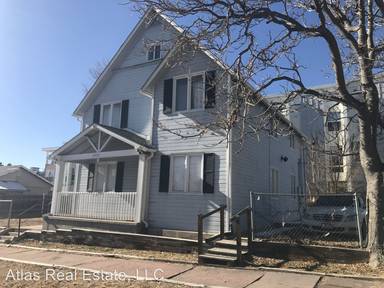 Main picture of 2427 N Clay St