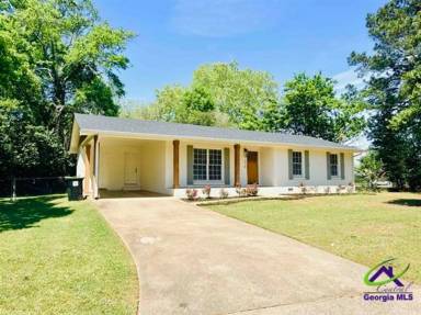 Main picture of 214 Meadowridge Dr