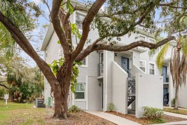 Main picture of 7100 Waterside Dr