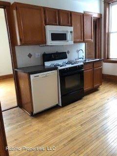 Main picture of 3421 W Armitage Ave