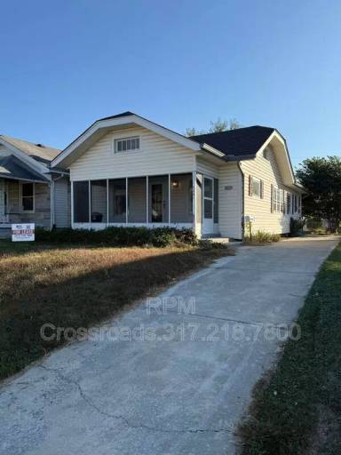 Main picture of 2461 S Delaware St