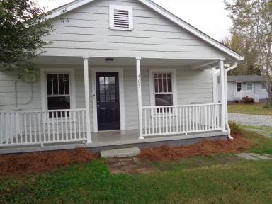 Main picture of 405 Dobson St