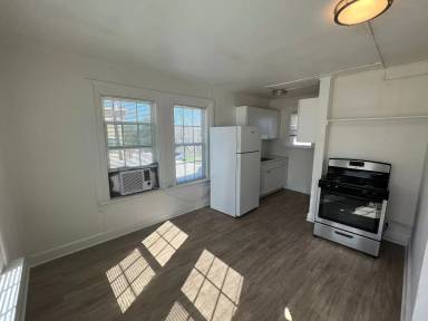 Main picture of 1103 S Armstrong Ave