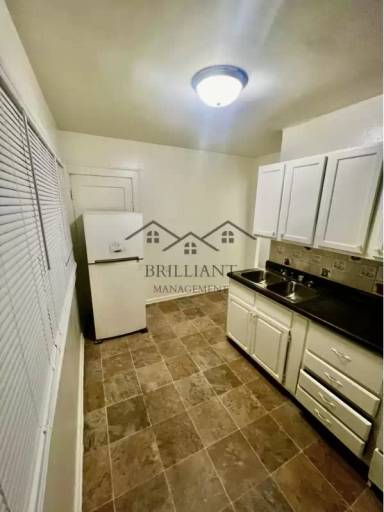 Main picture of 6048 E Washington St
