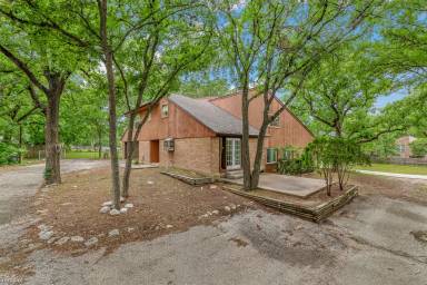 Main picture of 217 N Harvey Mitchell Pkwy