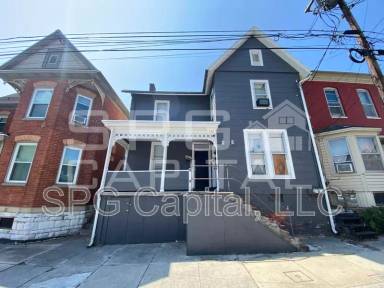 Main picture of 324 N Franklin St