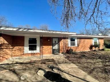 Main picture of 907 Susan St