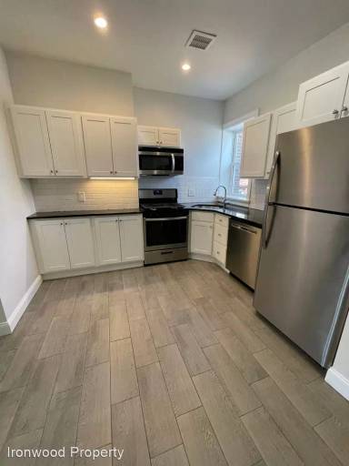 Main picture of 4049 Spruce St