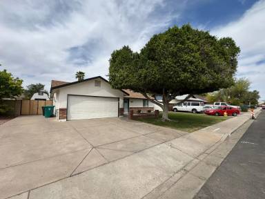 Main picture of 6436 E Fairfield St