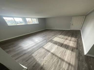 Main picture of 1855 E 8th St