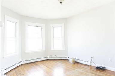 Main picture of 303 Maverick St