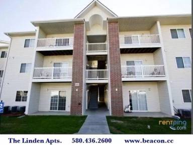 Main picture of 1301 N Oak Ave