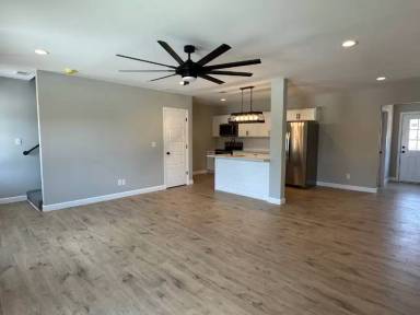 Main picture of 11 Midland Meadows Dr