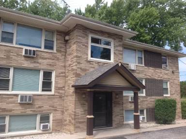 Main picture of 33 W Grand Ave