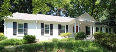 Main picture of 2833 Wesleyan Ln