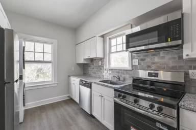 Main picture of 460 Summit Ave