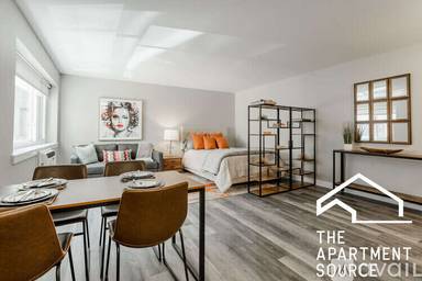 Main picture of 955 W Foster Ave