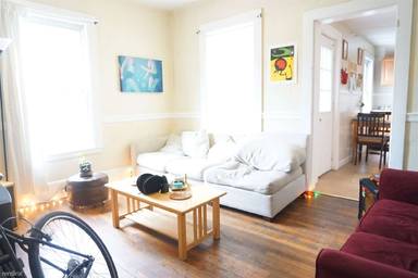 Main picture of 10 Greylock Rd