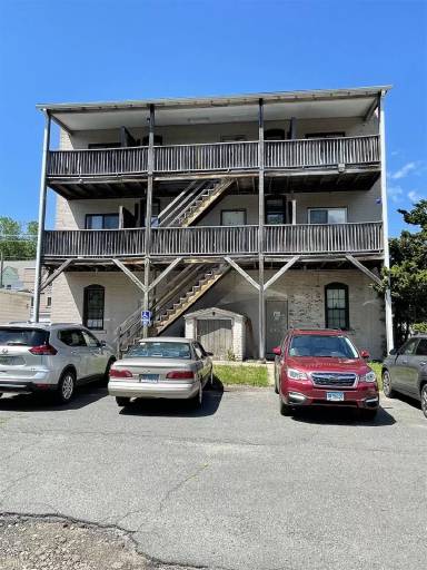 Main picture of 153 Main St