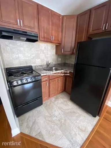 Main picture of 1023 W Argyle St
