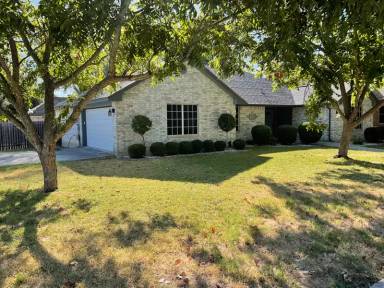 Main picture of 1213 Camellia Ln