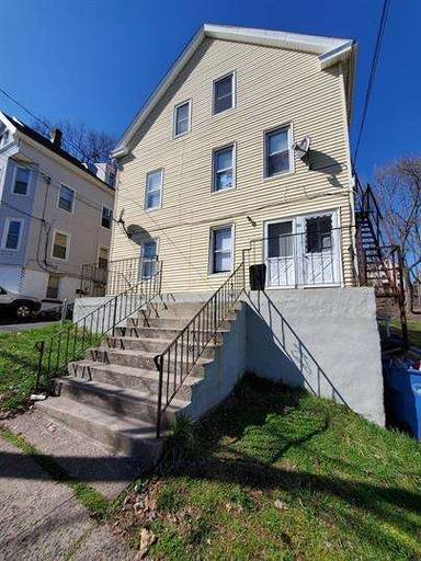 Main picture of 144 Pleasant St