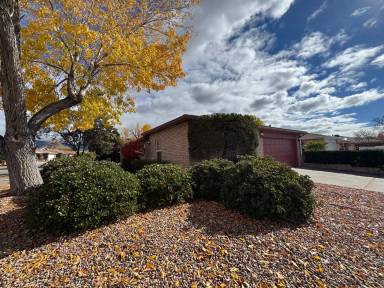 Main picture of 9230 Admiral Lowell Pl NE
