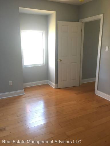 Main picture of 1720 W Tioga St