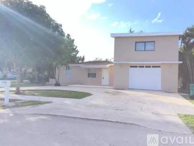 Main picture of 9200 SW 43rd St