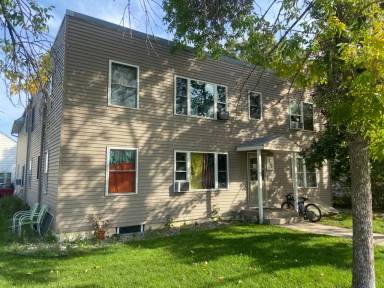 Main picture of 305 4th Avenue East - 4