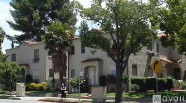Main picture of 352 W Stocker St