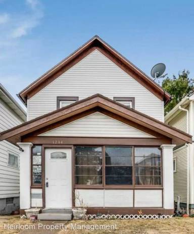 Main picture of 1214 E 9th St