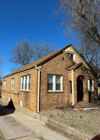 Main picture of 1155 S National Ave